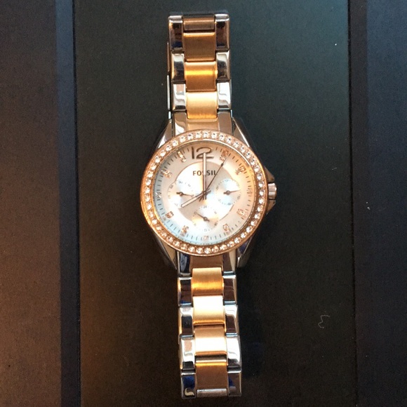 Women’s Fossil Watch - Picture 5 of 6